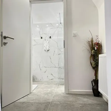 Under Castle * ليوبليانا